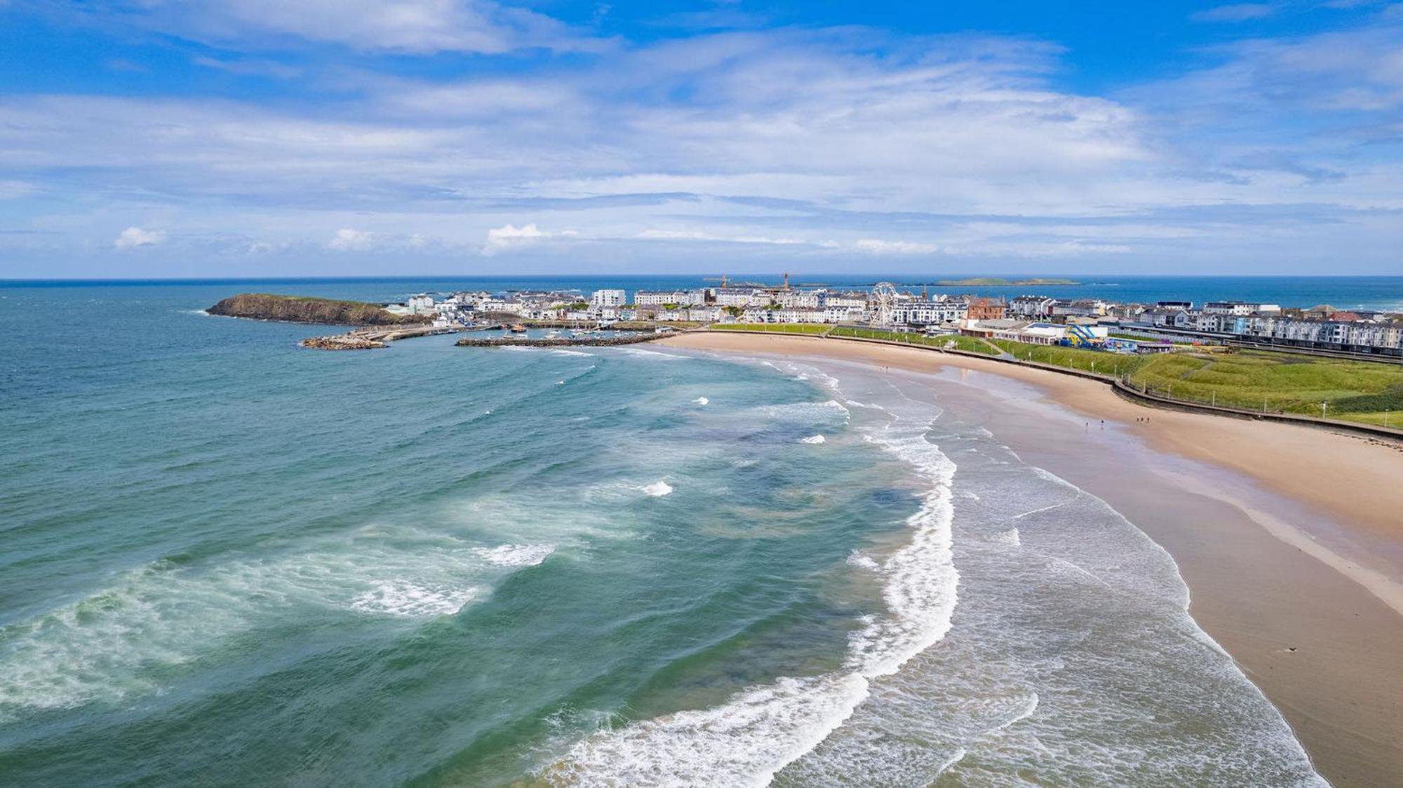 6 Dunluce Park - Portrush By The Sea Apartment Exterior photo