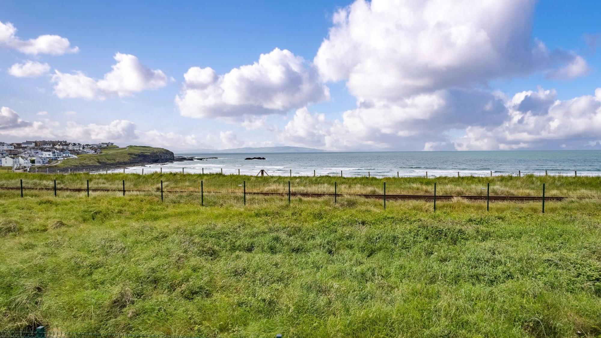 6 Dunluce Park - Portrush By The Sea Apartment Exterior photo